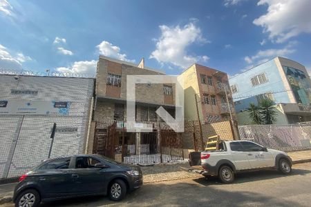 Apartamento à venda com 110m², 3 quartos e 1 vaga Apartamento à venda com 110m², 3 quartos e 1 vagaFachada
