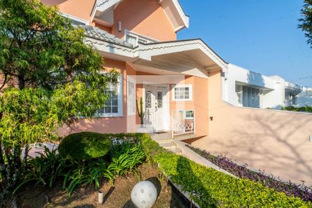 Casa à venda com 465m², 4 quartos e 6 vagas Casa à venda com 465m², 4 quartos e 6 vagasÁrea externa