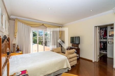 Casa à venda com 465m², 4 quartos e 6 vagas Casa à venda com 465m², 4 quartos e 6 vagasSuíte master