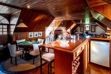 Casa à venda com 465m², 4 quartos e 6 vagas Casa à venda com 465m², 4 quartos e 6 vagasÁrea de Descanso