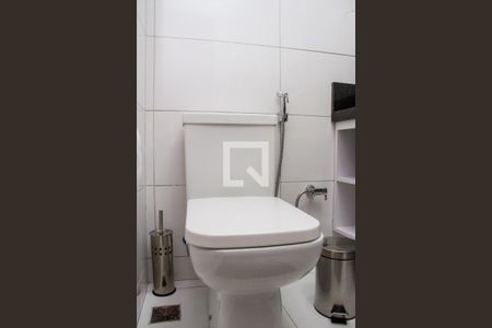 Banheiro Social - 1º Piso de casa de condomínio à venda com 4 quartos, 375m² em Lins de Vasconcelos, Rio de Janeiro