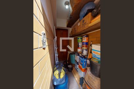 Casa de condomínio à venda com 375m², 4 quartos e 1 vagaArmário / Quintal