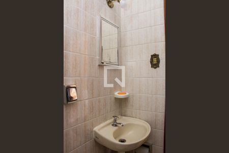 Casa de condomínio à venda com 375m², 4 quartos e 1 vagaBanheiro de Serviço