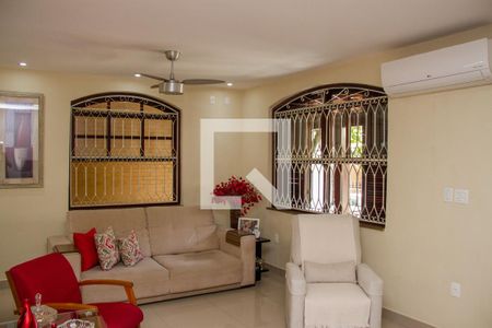 Sala de casa de condomínio à venda com 4 quartos, 375m² em Lins de Vasconcelos, Rio de Janeiro