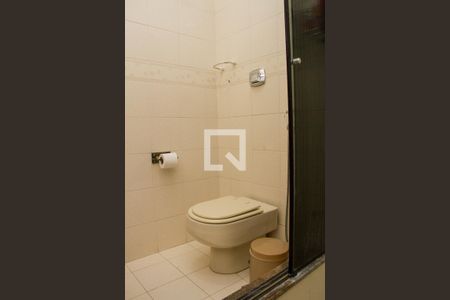 Casa de condomínio à venda com 375m², 4 quartos e 1 vagaBanheiro da Suíte 04