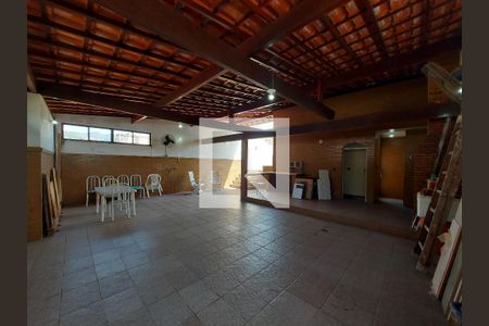 Casa de condomínio à venda com 375m², 4 quartos e 1 vagaTerraço