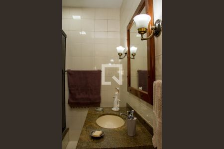 Casa de condomínio à venda com 375m², 4 quartos e 1 vagaBanheiro da Suíte 04