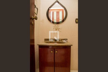 Casa de condomínio à venda com 375m², 4 quartos e 1 vagaBanheiro da Suíte 01