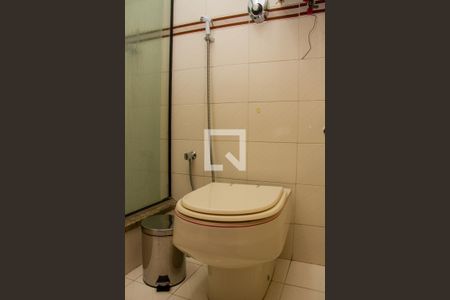 Casa de condomínio à venda com 375m², 4 quartos e 1 vagaBanheiro da Suíte 03