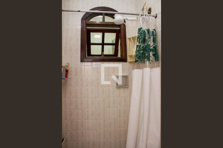 Casa de condomínio à venda com 375m², 4 quartos e 1 vagaBanheiro de Serviço