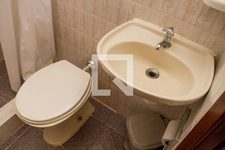 Casa de condomínio à venda com 375m², 4 quartos e 1 vagaBanheiro de Serviço