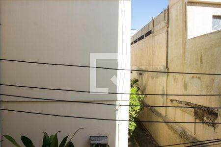 Quarto 01 - Janela de apartamento para alugar com 2 quartos, 48m² em Todos Os Santos, Rio de Janeiro