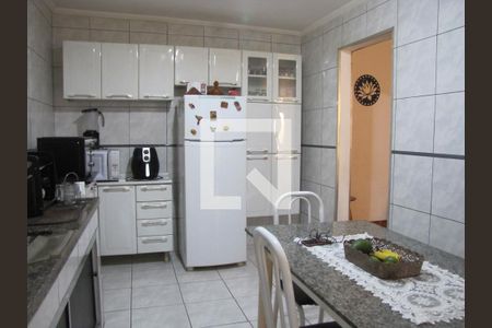 Casa à venda com 176m², 3 quartos e 3 vagasCozinha