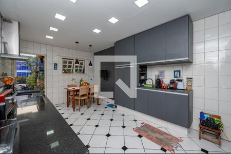 Casa à venda com 300m², 5 quartos e 3 vagasCozinha