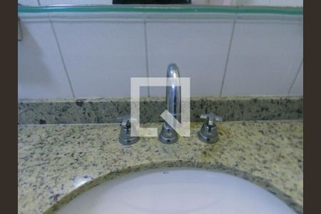 Apartamento à venda com 76m², 2 quartos e 1 vagaBanheiro 