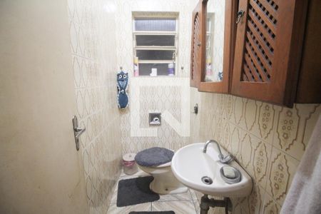 Casa à venda com 216m², 5 quartos e 3 vagasBanheiro