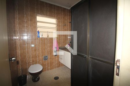 Banheiro de casa à venda com 5 quartos, 216m² em Vila Isolina Mazzei, São Paulo