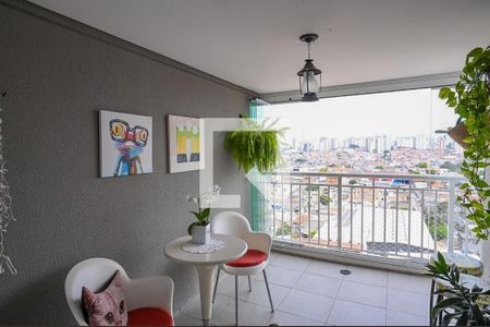 Apartamento à venda com 67m², 2 quartos e 1 vaga Apartamento à venda com 67m², 2 quartos e 1 vagaVaranda