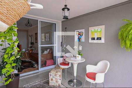 Apartamento à venda com 67m², 2 quartos e 1 vaga Apartamento à venda com 67m², 2 quartos e 1 vagaVaranda