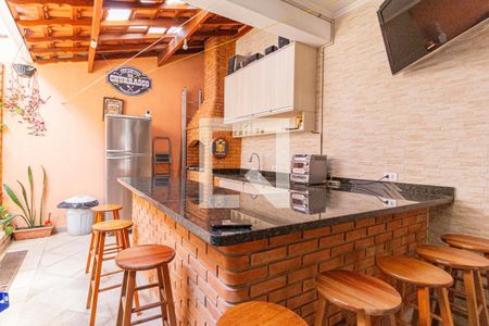 Casa à venda com 253m², 3 quartos e 5 vagasQuintal