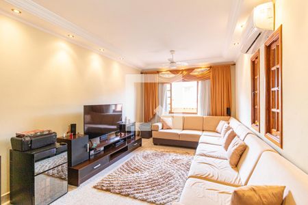 Casa à venda com 253m², 3 quartos e 5 vagasSala