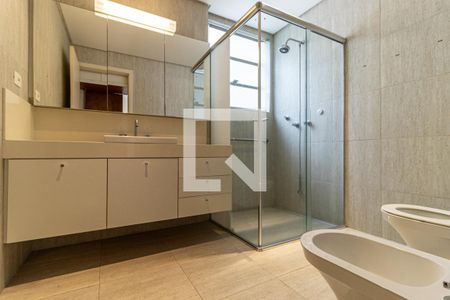 Apartamento à venda com 255m², 4 quartos e 3 vagasBanheiro da Suíte 2