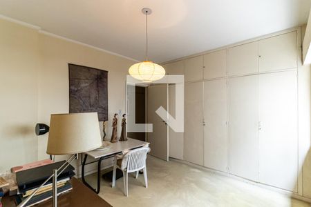 Apartamento à venda com 255m², 4 quartos e 3 vagasQuarto 2