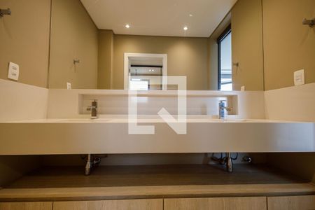 Apartamento para alugar com 256m², 4 quartos e 2 vagasBanheiro Suíte 1