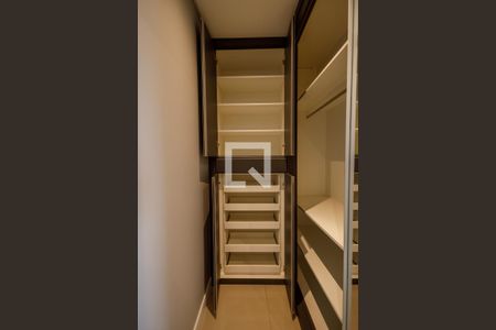 Apartamento para alugar com 256m², 4 quartos e 2 vagasSuíte 1