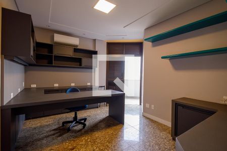 Apartamento para alugar com 256m², 4 quartos e 2 vagasEscritório