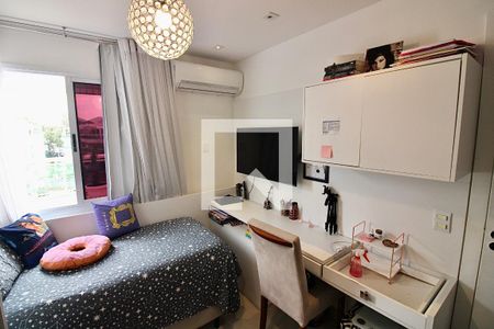 Apartamento à venda com 180m², 3 quartos e 2 vagasQuarto 