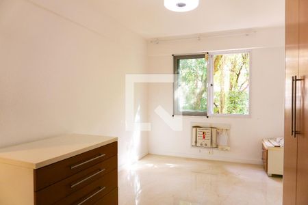 Apartamento para alugar com 130m², 4 quartos e 2 vagas Apartamento para alugar com 130m², 4 quartos e 2 vagasQuarto 2
