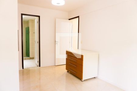 Apartamento para alugar com 130m², 4 quartos e 2 vagas Apartamento para alugar com 130m², 4 quartos e 2 vagasQuarto 2