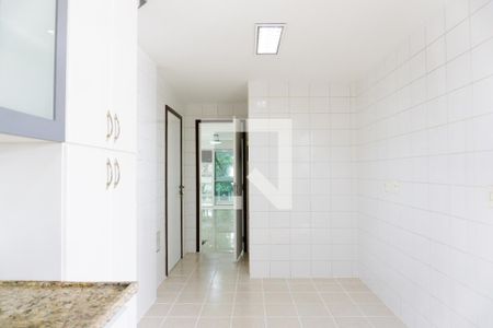 Apartamento para alugar com 130m², 4 quartos e 2 vagas Apartamento para alugar com 130m², 4 quartos e 2 vagasCozinha