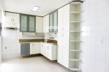 Apartamento para alugar com 130m², 4 quartos e 2 vagas Apartamento para alugar com 130m², 4 quartos e 2 vagasCozinha
