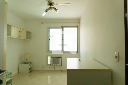 Apartamento para alugar com 130m², 4 quartos e 2 vagas Apartamento para alugar com 130m², 4 quartos e 2 vagasQuarto 3