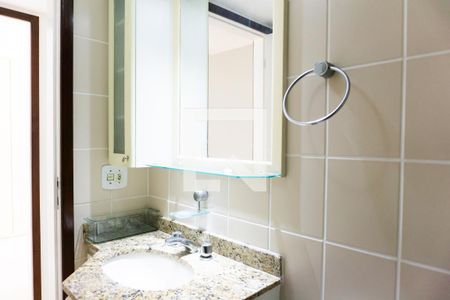 Apartamento para alugar com 130m², 4 quartos e 2 vagas Apartamento para alugar com 130m², 4 quartos e 2 vagasBanheiro 2