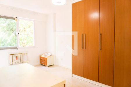 Apartamento para alugar com 130m², 4 quartos e 2 vagas Apartamento para alugar com 130m², 4 quartos e 2 vagasQuarto 1
