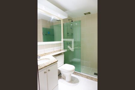 Apartamento para alugar com 130m², 4 quartos e 2 vagas Apartamento para alugar com 130m², 4 quartos e 2 vagasBanheiro 1