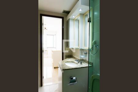 Apartamento para alugar com 130m², 4 quartos e 2 vagas Apartamento para alugar com 130m², 4 quartos e 2 vagasBanheiro 2