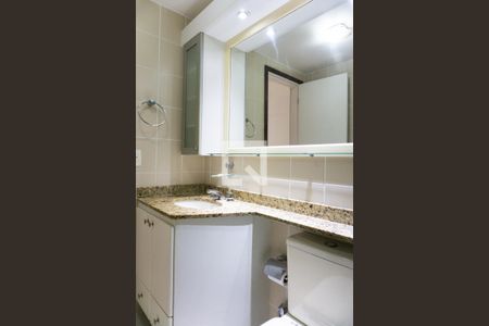 Apartamento para alugar com 130m², 4 quartos e 2 vagas Apartamento para alugar com 130m², 4 quartos e 2 vagasBanheiro 1
