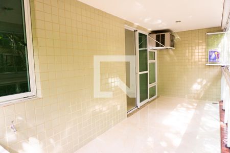Apartamento para alugar com 130m², 4 quartos e 2 vagas Apartamento para alugar com 130m², 4 quartos e 2 vagasVaranda
