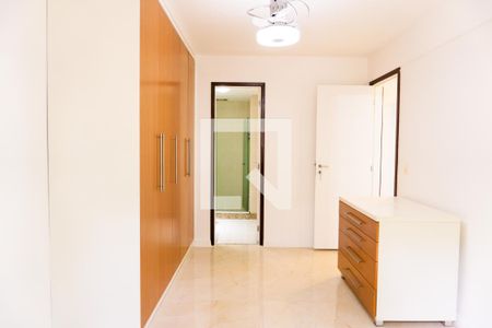 Apartamento para alugar com 130m², 4 quartos e 2 vagas Apartamento para alugar com 130m², 4 quartos e 2 vagasQuarto 2