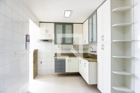 Apartamento para alugar com 130m², 4 quartos e 2 vagas Apartamento para alugar com 130m², 4 quartos e 2 vagasCozinha