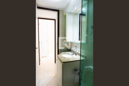 Apartamento para alugar com 130m², 4 quartos e 2 vagas Apartamento para alugar com 130m², 4 quartos e 2 vagasBanheiro 2