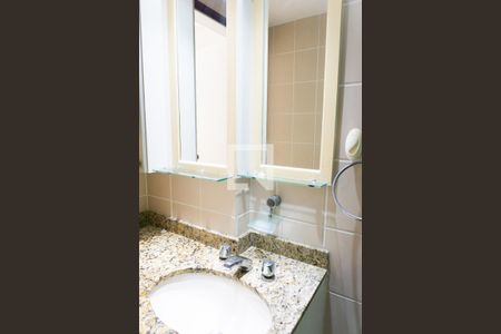 Apartamento para alugar com 130m², 4 quartos e 2 vagas Apartamento para alugar com 130m², 4 quartos e 2 vagasBanheiro 2