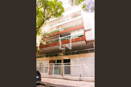 Apartamento para alugar com 130m², 4 quartos e 2 vagas Apartamento para alugar com 130m², 4 quartos e 2 vagasFachada