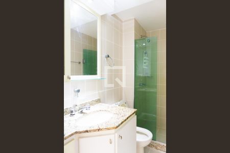 Apartamento para alugar com 130m², 4 quartos e 2 vagas Apartamento para alugar com 130m², 4 quartos e 2 vagasBanheiro 2