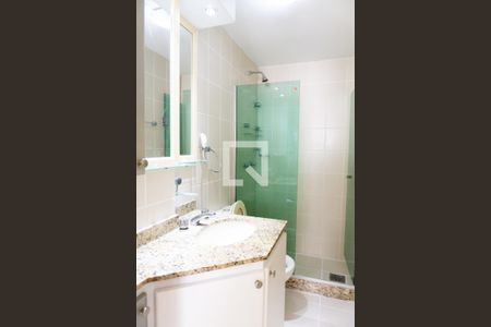 Apartamento para alugar com 130m², 4 quartos e 2 vagas Apartamento para alugar com 130m², 4 quartos e 2 vagasBanheiro 2