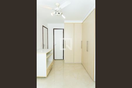 Apartamento para alugar com 130m², 4 quartos e 2 vagas Apartamento para alugar com 130m², 4 quartos e 2 vagasQuarto 3